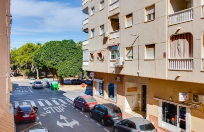 Resale - Apartamento - Torrevieja - Acequion