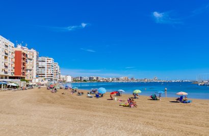 Resale - Apartamento - Torrevieja - Acequion