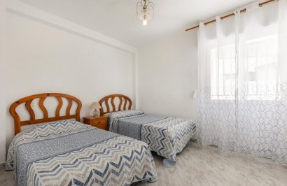 Reventa - Bungalow - Torrevieja - Doña ines