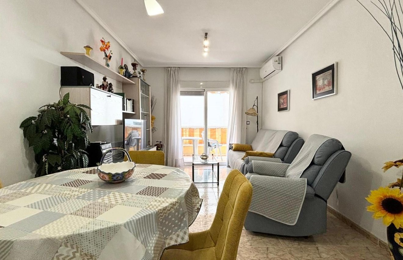 Resale - Apartamento - Torrevieja - Estacion de autobuses