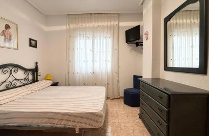 Resale - Apartamento - Torrevieja - Estacion de autobuses