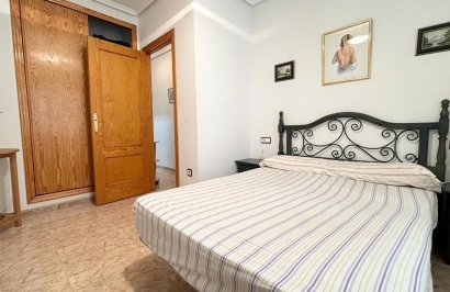 Resale - Apartamento - Torrevieja - Estacion de autobuses