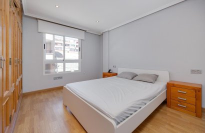 Resale - Apartamento - Torrevieja - Playa de los Locos