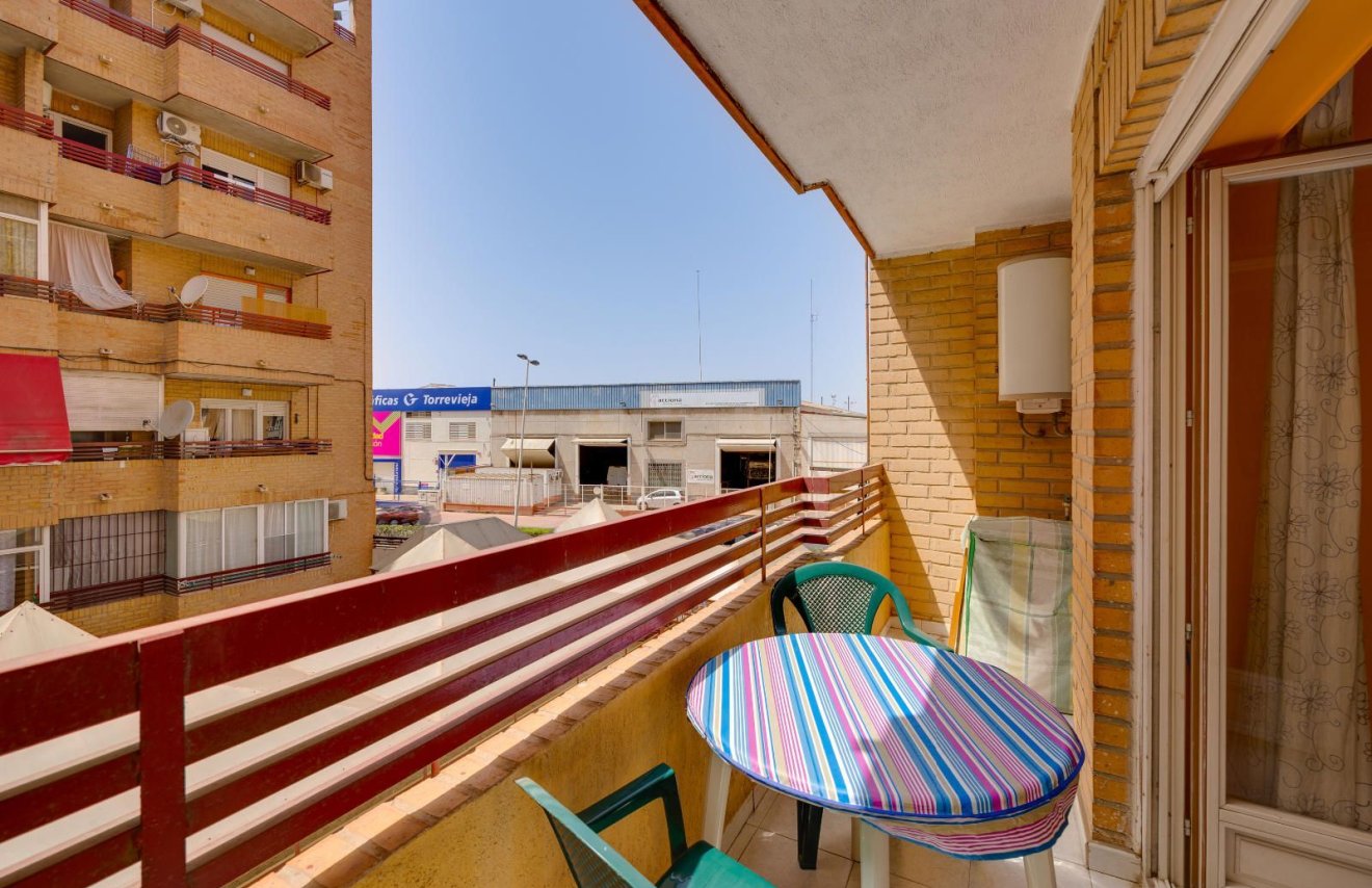 Resale - Apartamento - Torrevieja - Playa de los Locos