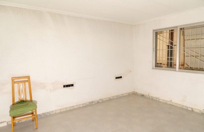 Reventa - Casa con terreno - Orihuela - Arneva