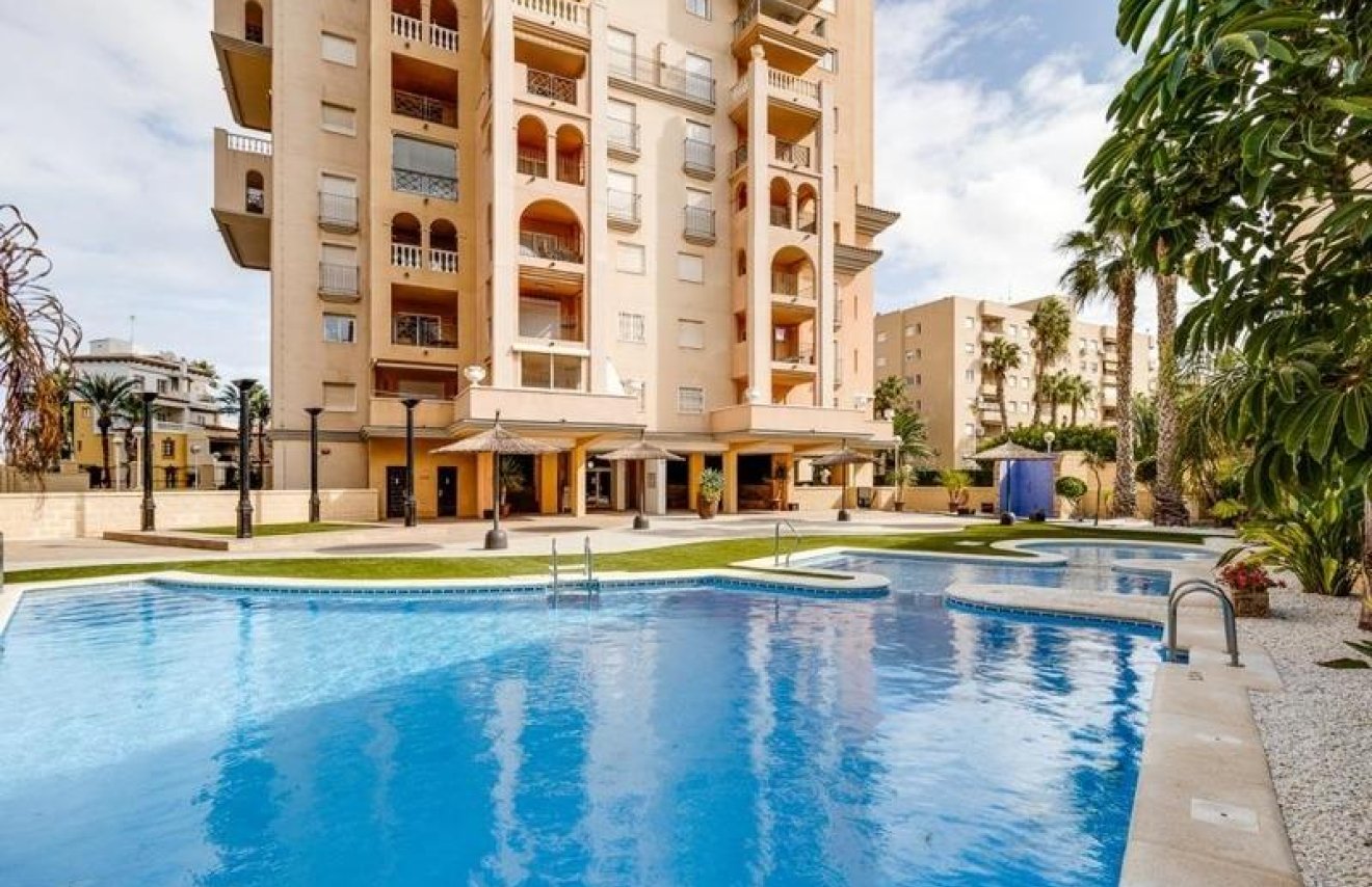 Resale - Apartamento - Torrevieja - Playa de los Locos