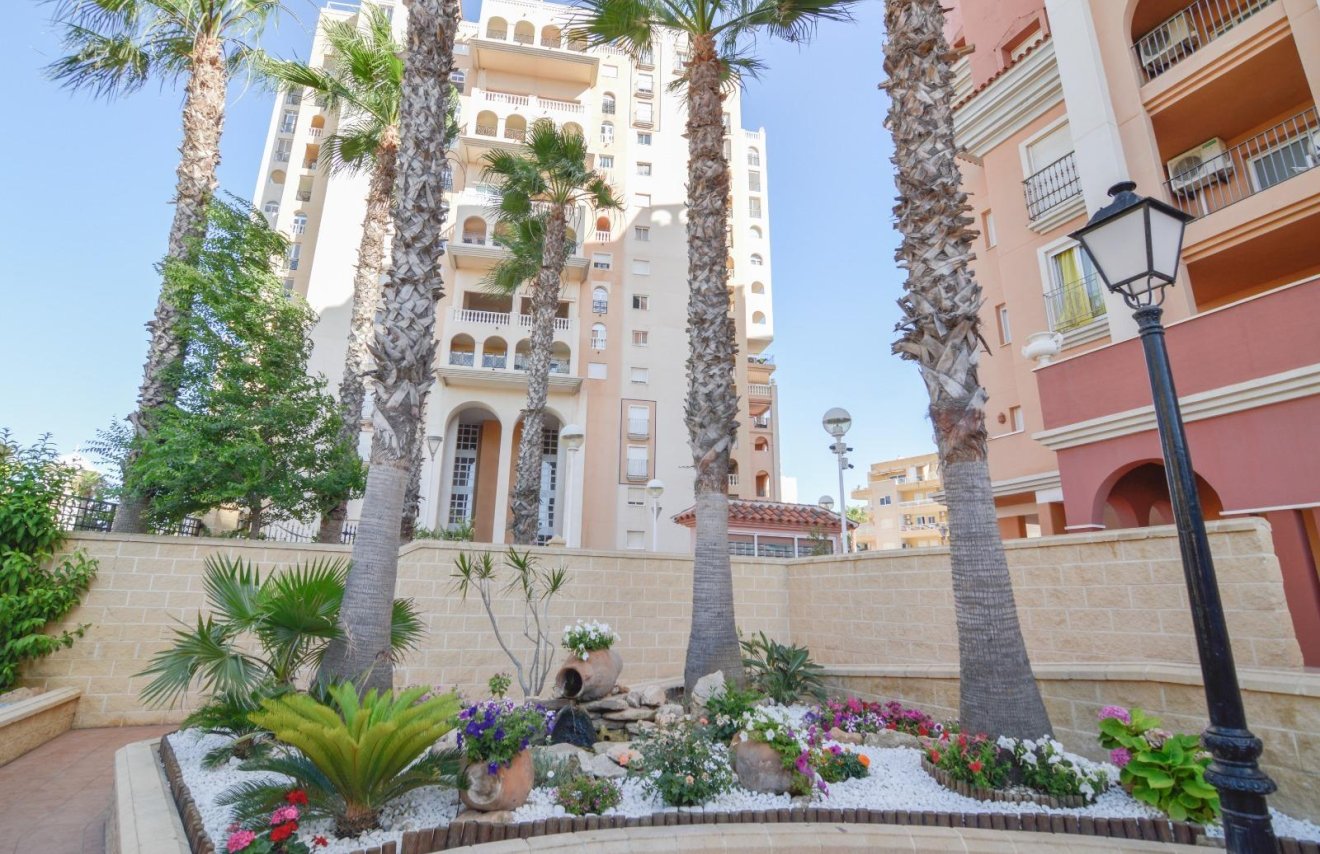 Resale - Apartamento - Torrevieja - Playa de los Locos