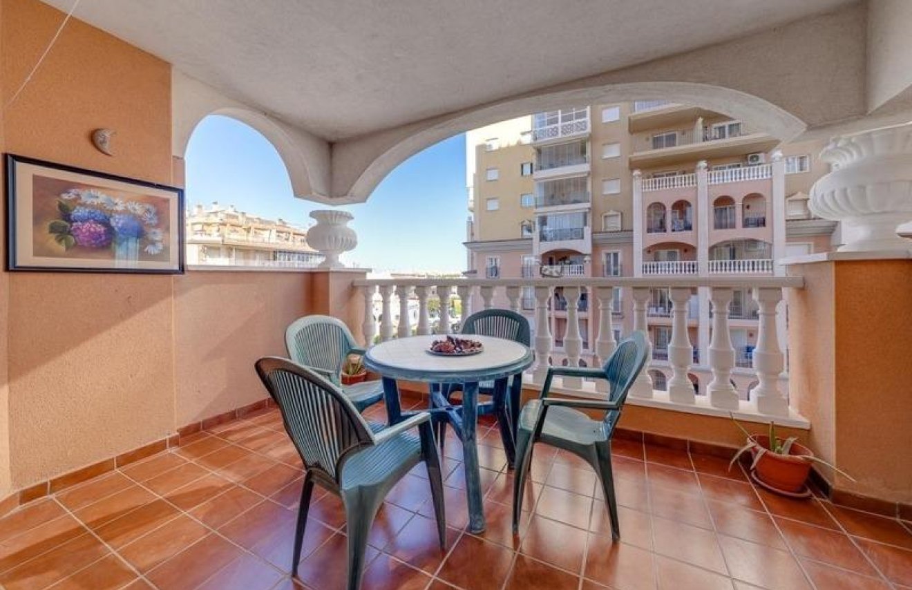 Resale - Apartamento - Torrevieja - Playa de los Locos