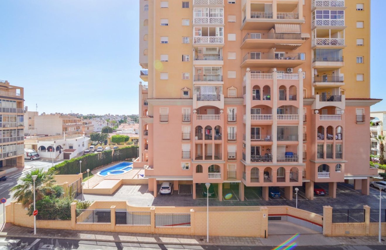 Resale - Apartamento - Torrevieja - Playa de los Locos