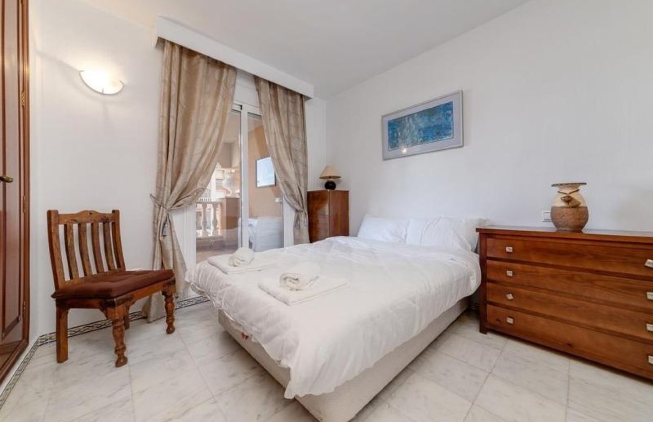 Resale - Apartamento - Torrevieja - Playa de los Locos