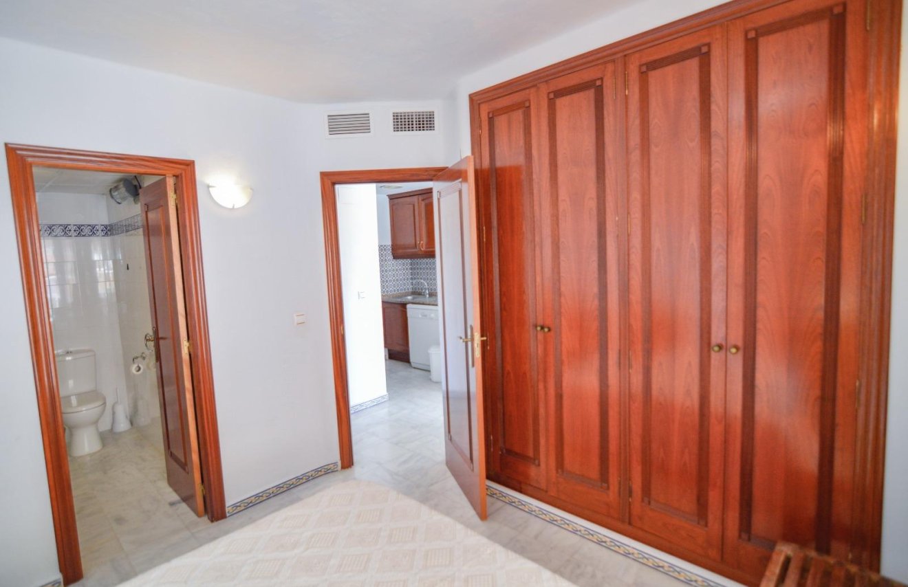 Resale - Apartamento - Torrevieja - Playa de los Locos