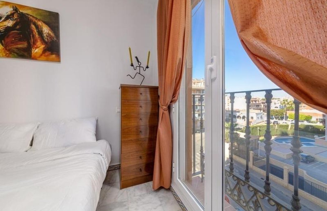 Resale - Apartamento - Torrevieja - Playa de los Locos