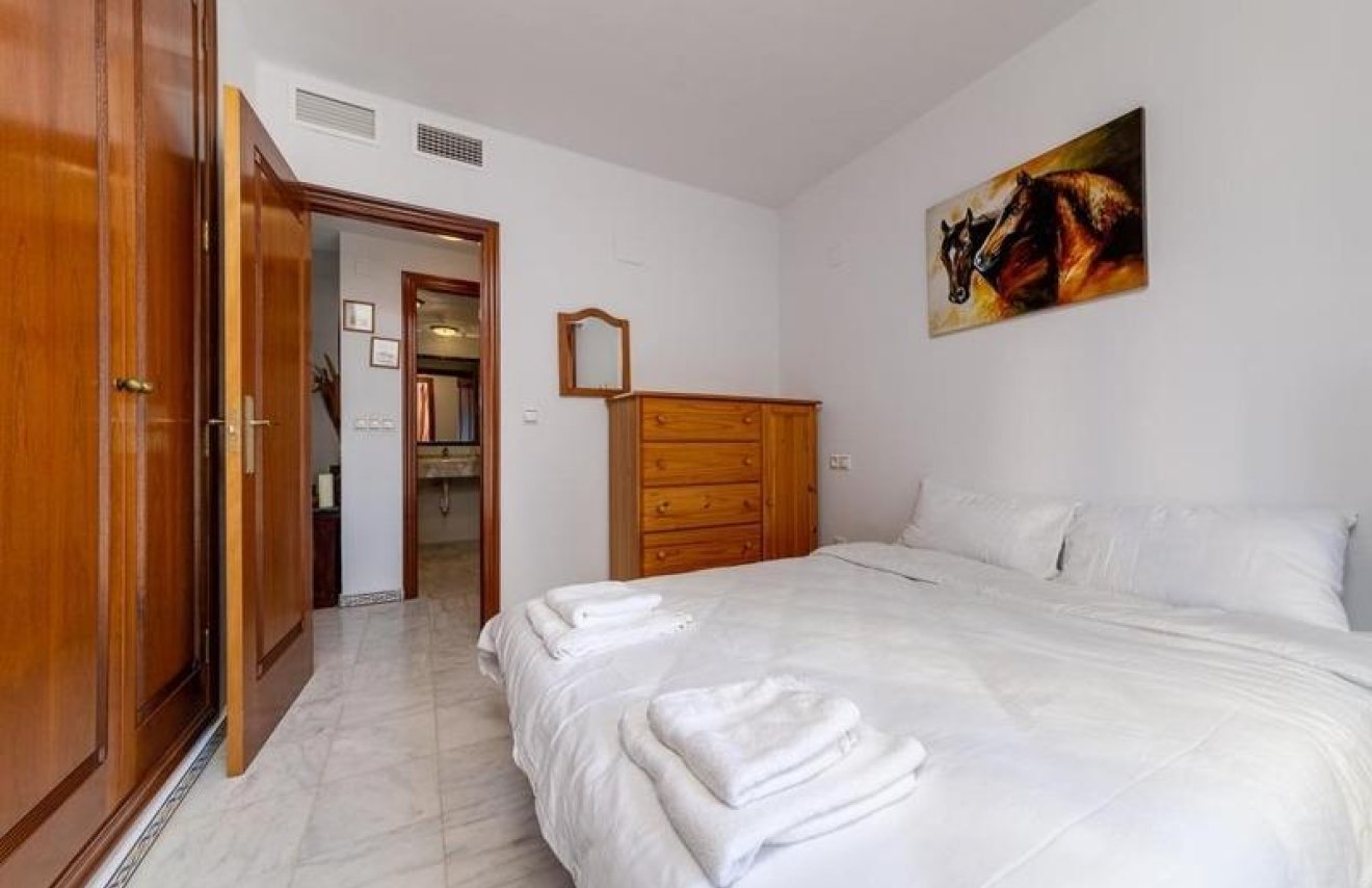 Resale - Apartamento - Torrevieja - Playa de los Locos