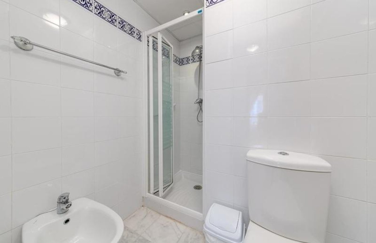 Resale - Apartamento - Torrevieja - Playa de los Locos