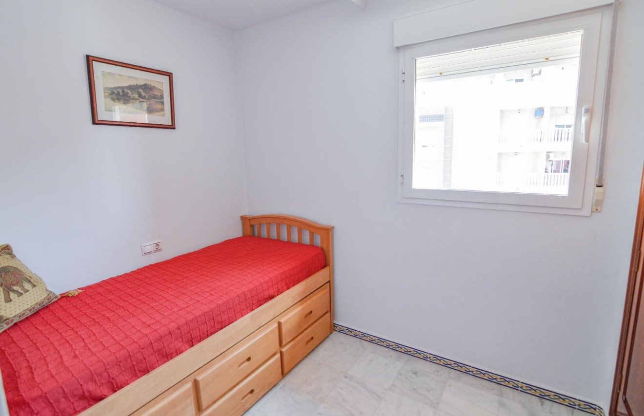 Resale - Apartamento - Torrevieja - Playa de los Locos