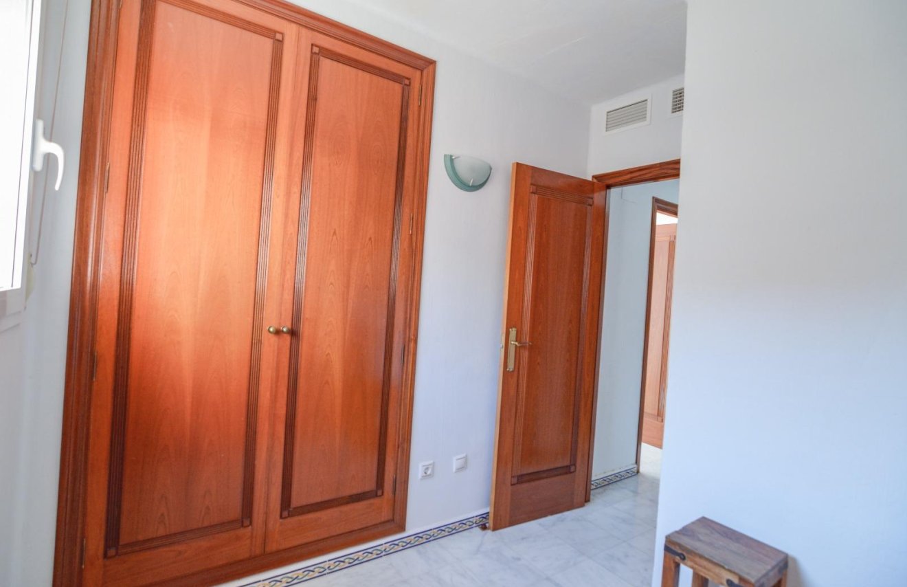 Resale - Apartamento - Torrevieja - Playa de los Locos