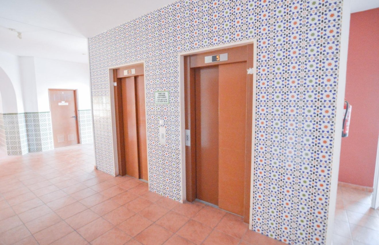 Resale - Apartamento - Torrevieja - Playa de los Locos