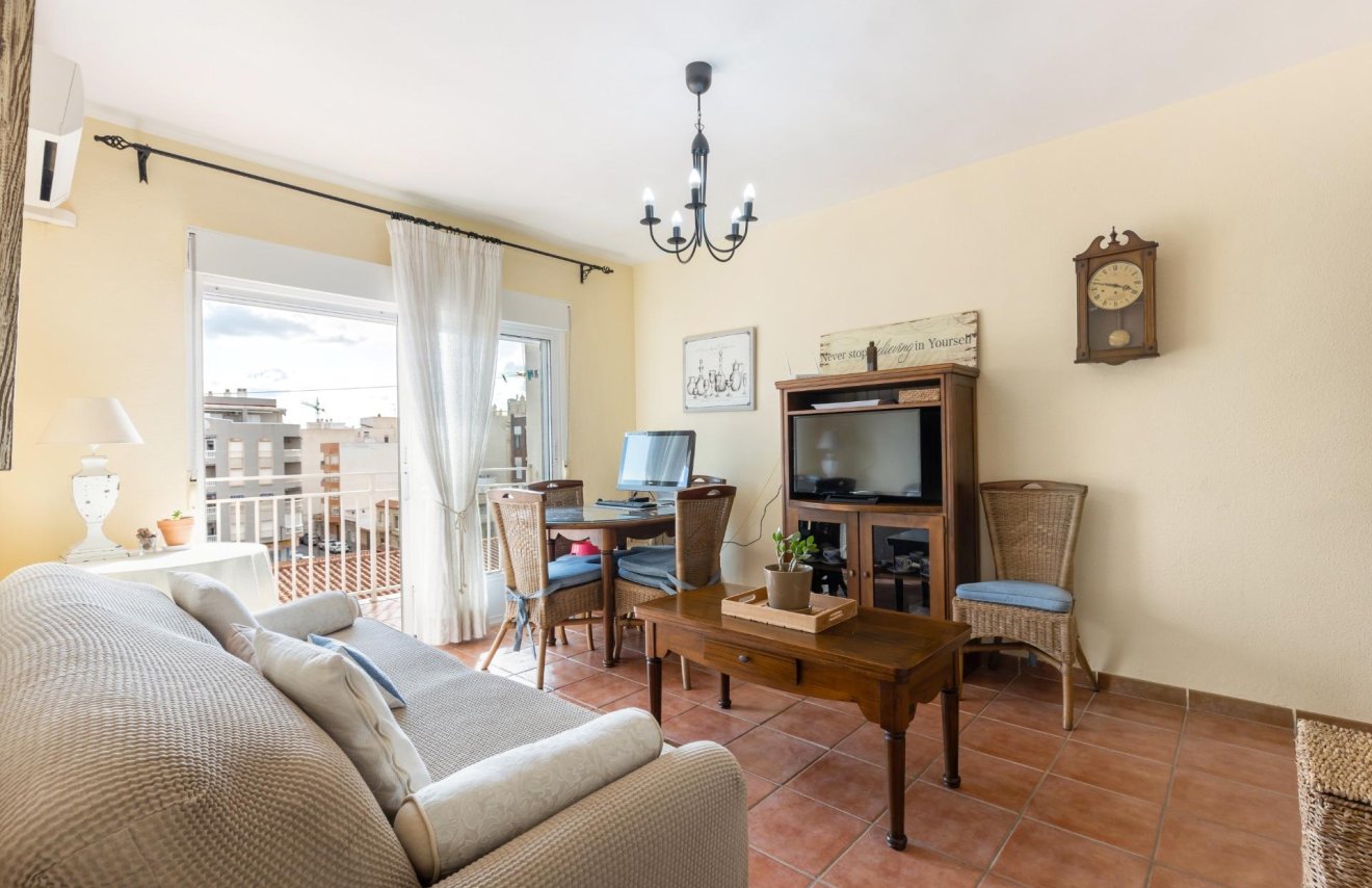 Resale - Apartamento - Torrevieja - Estacion de autobuses