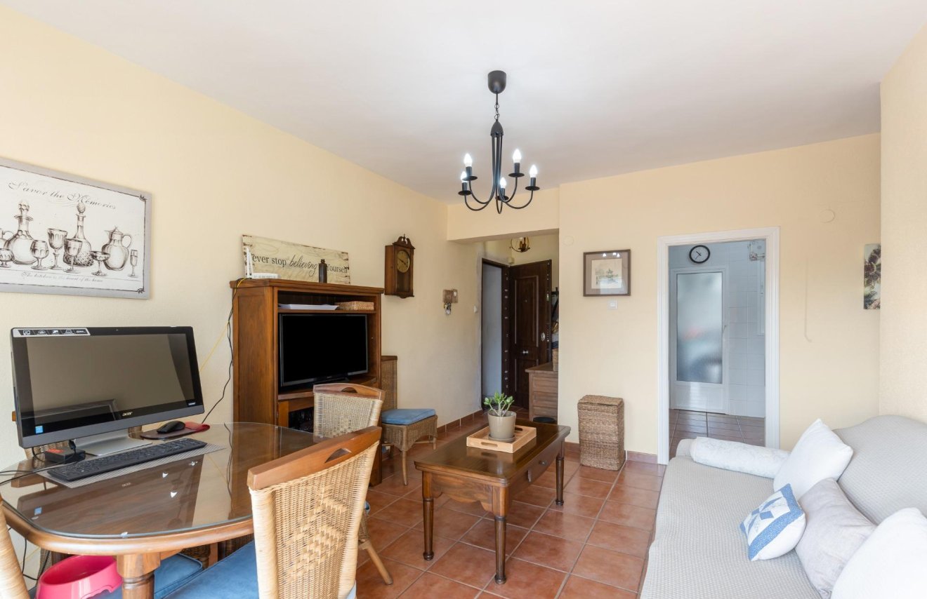 Resale - Apartamento - Torrevieja - Estacion de autobuses